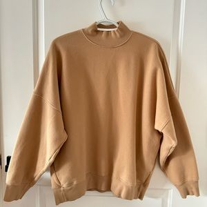 ARITZIA | Tna Women’s sweater with pockets. Great condition.